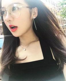 微博女网红生活照,微博女网红的日常魅力瞬间”